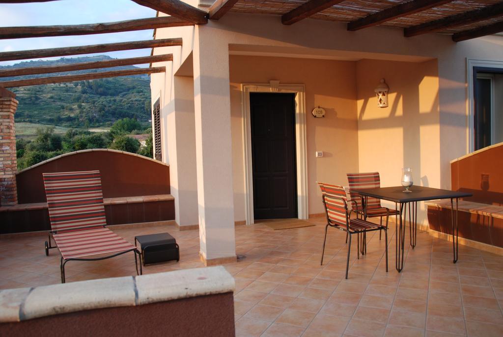 Alcantara Resort Di Charme Adults Only Gaggi Ngoại thất bức ảnh
